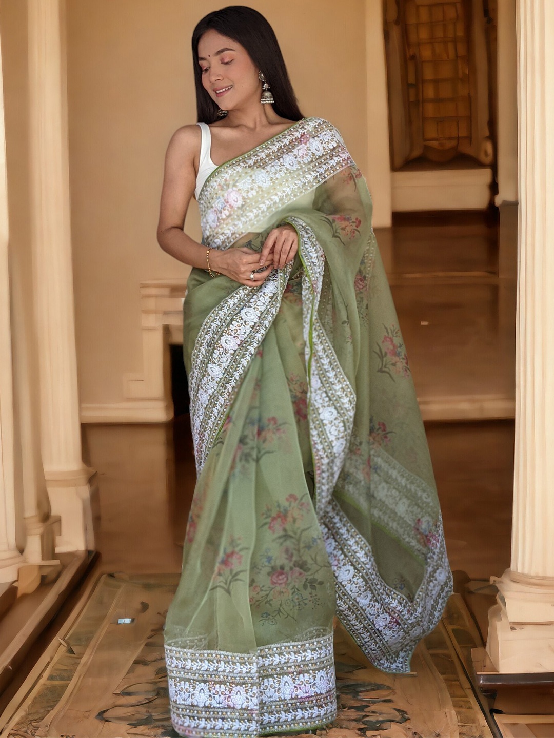 

Vastrasky Global Floral Embroidered Organza Saree, Green