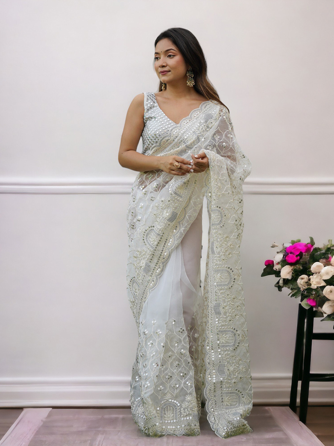 

Vastrasky Global Ethnic Motifs Mirror Work Organza Saree, White