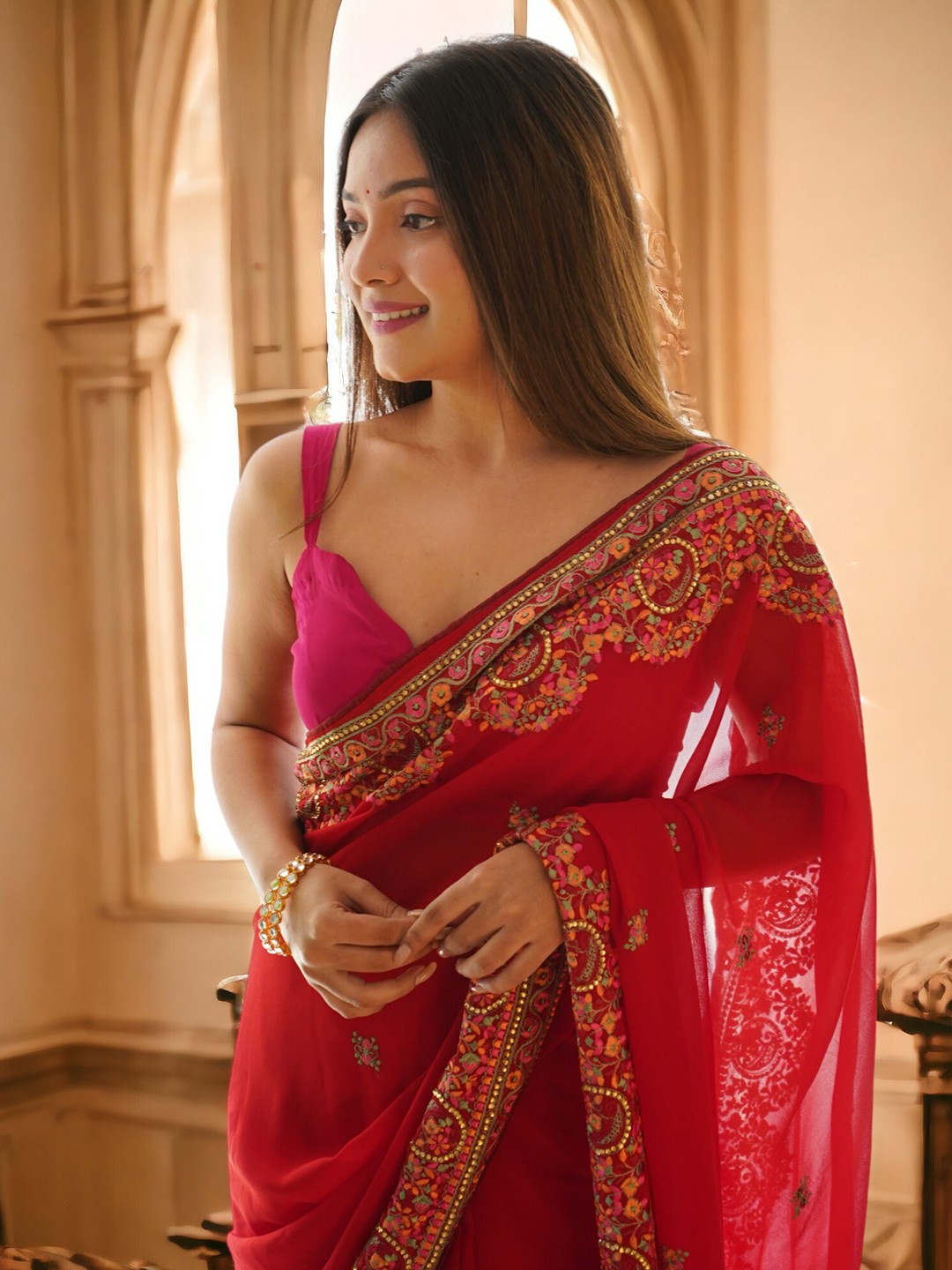 

Vastrasky Global Ethnic Motifs Beads and Stones Organza Saree, Red