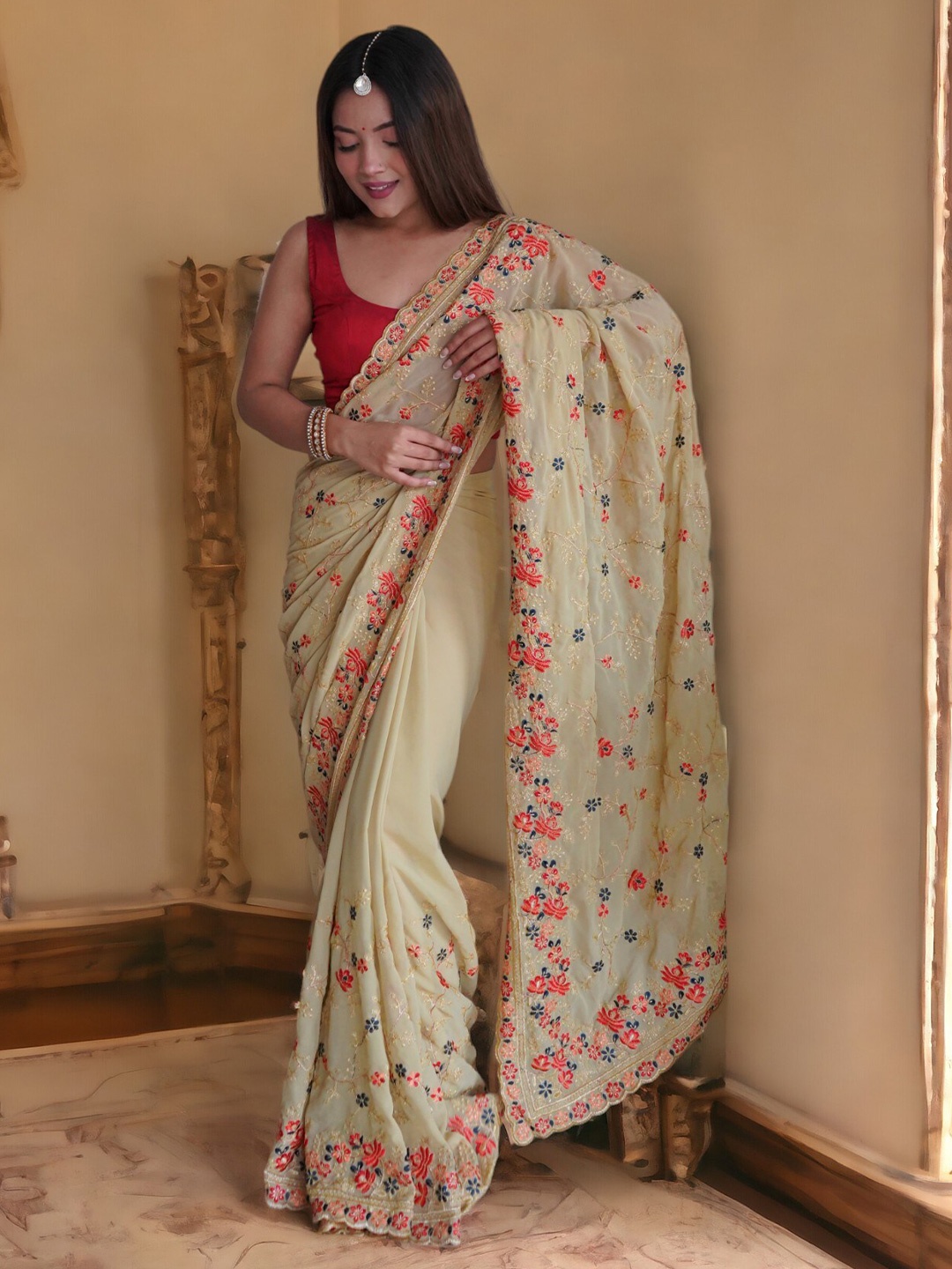 

Vastrasky Global Floral Embroidered Organza Saree, Cream