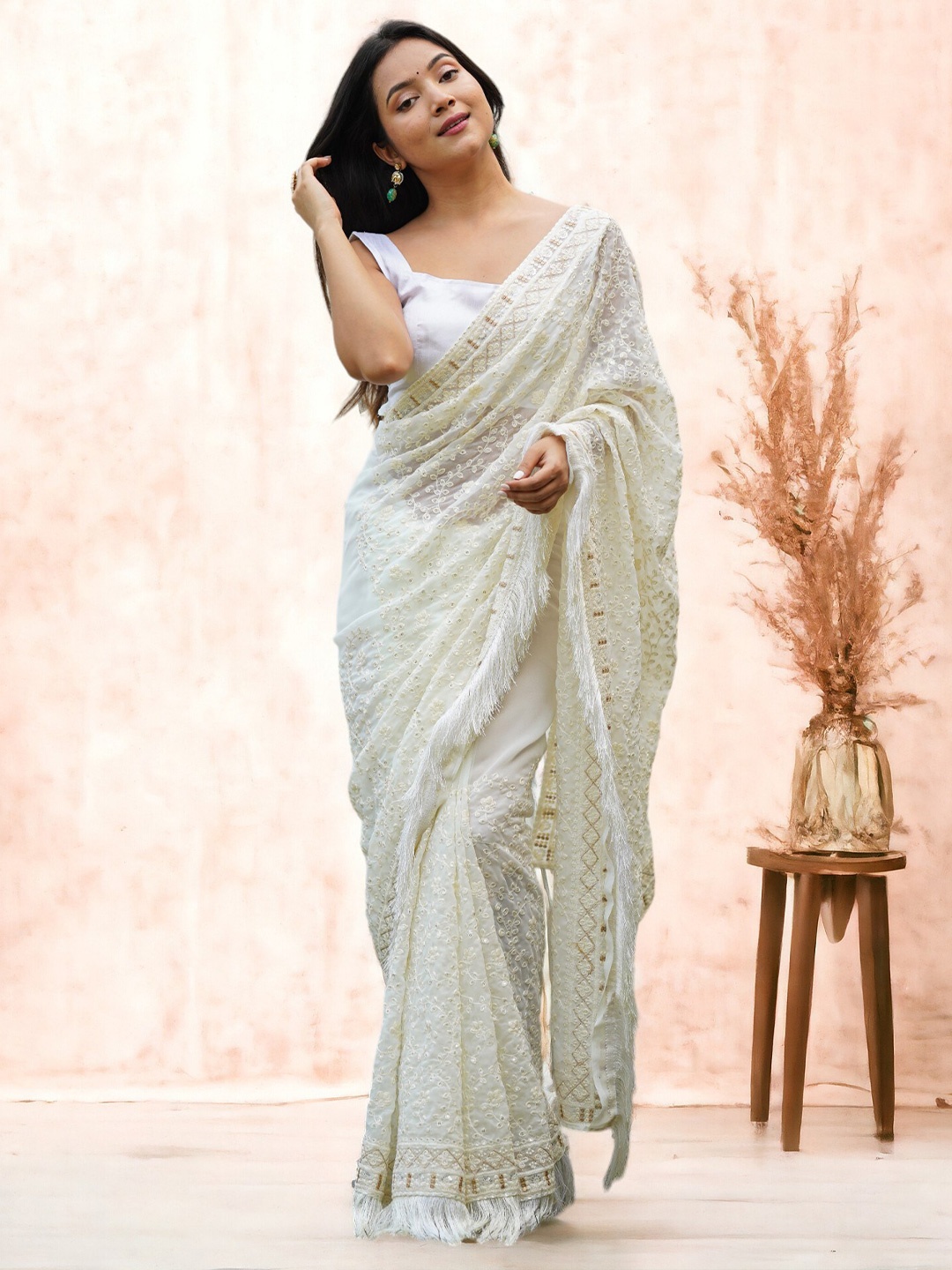 

Vastrasky Global Ethnic Motifs Embroidered Organza Saree, White