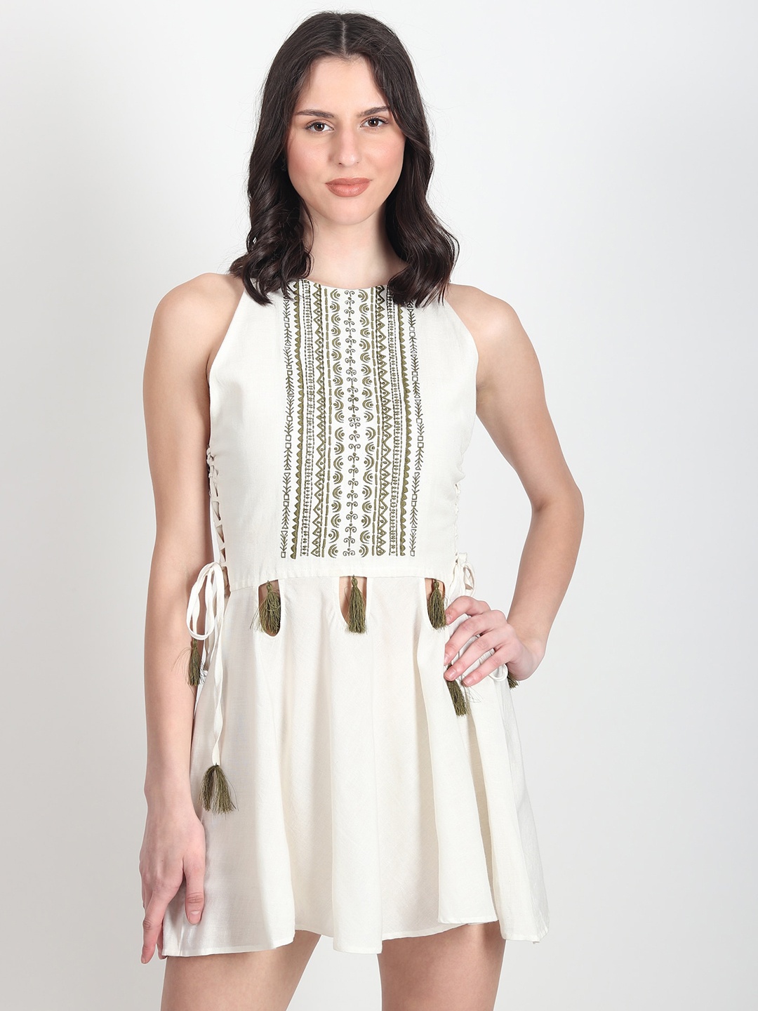 

Art Avenue Ethnic Motifs Embroidery Side Dori Round Neck Cotton Fit & Flare Dress, Green