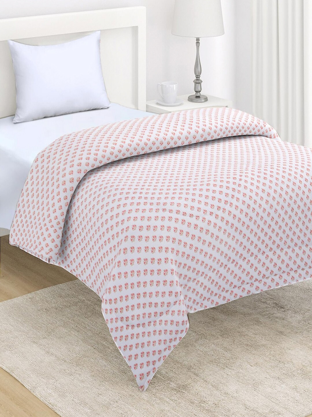 

HOKIPO White & Peach-Coloured Ethnic Motifs Printed 220 GSM Single Bed Comforter