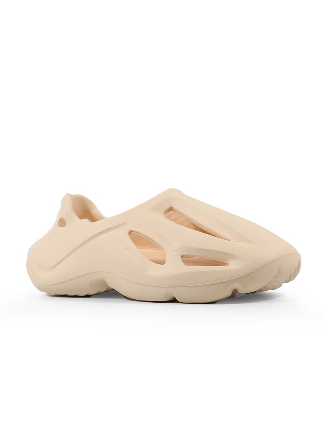 

SPIFFERS Men Croslite Clogs, Beige