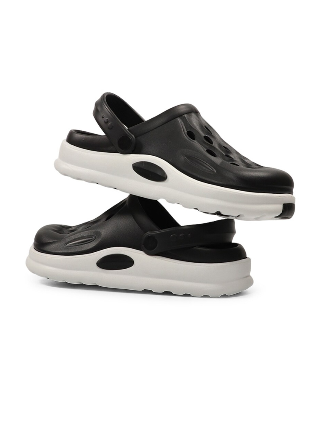 

SPIFFERS Men Croslite Clogs, Black