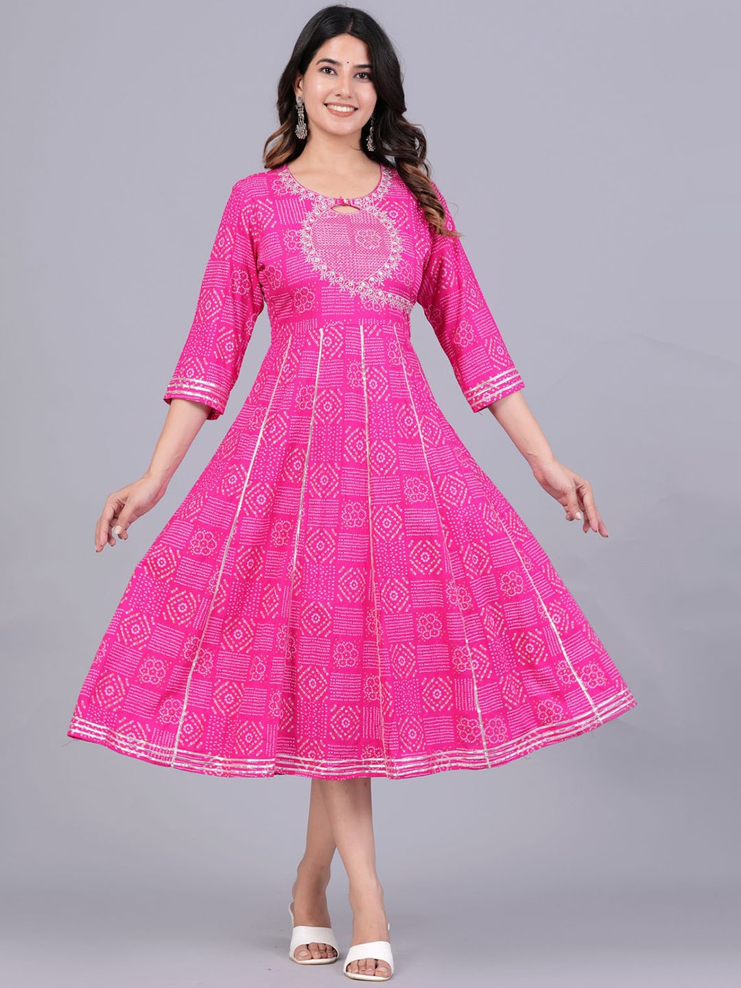 

SARAI CREATIONS Women Round Bandhani Regular Sleeves Anarkali Kurta, Pink