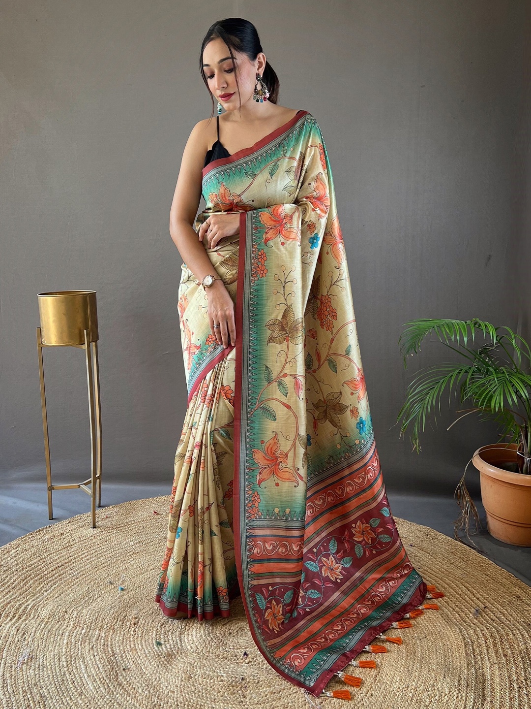 

Munir Ethnic Motifs Saree, Beige