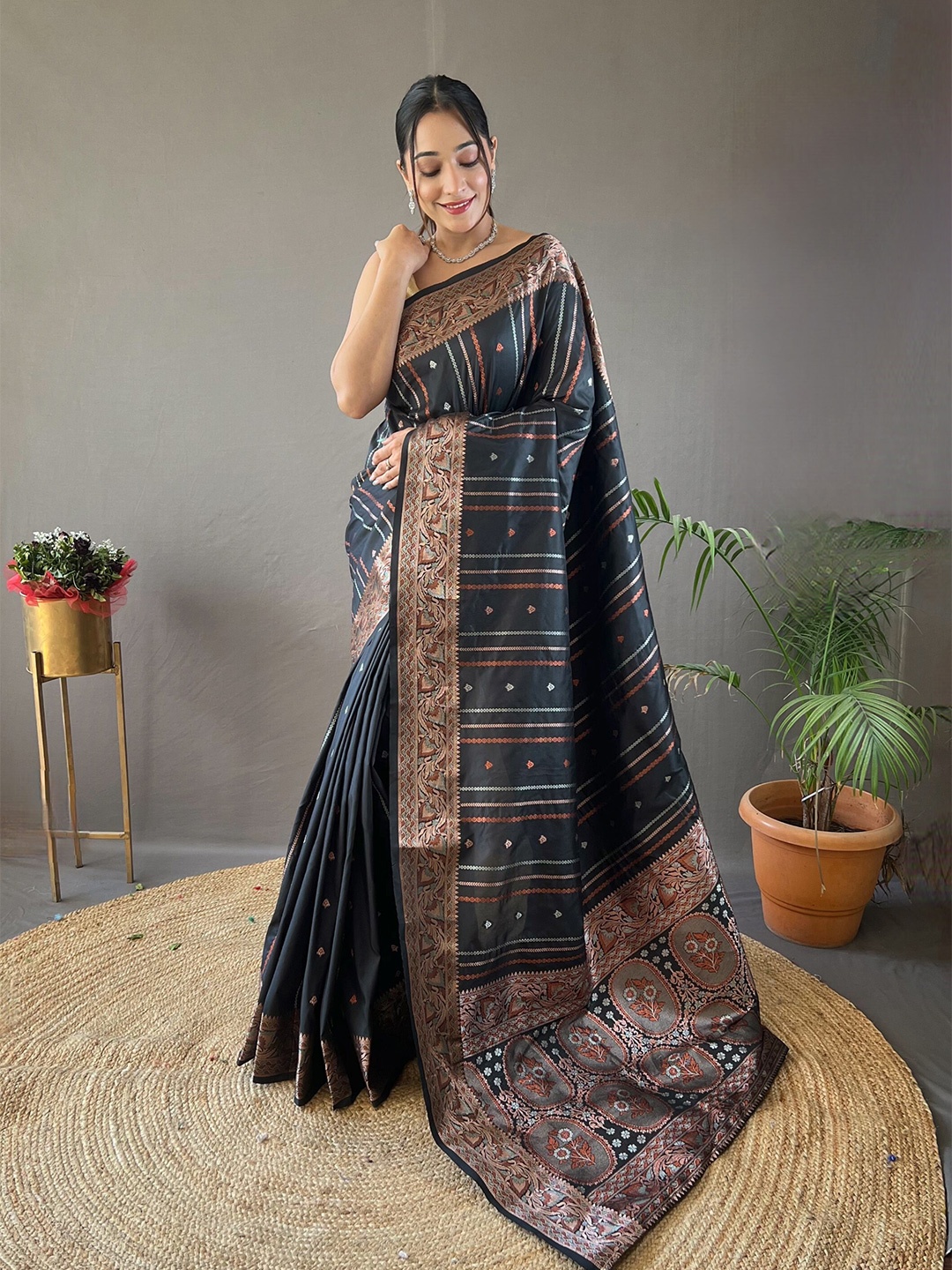 

Munir Woven Design Zari Silk Blend Banarasi Saree, Black