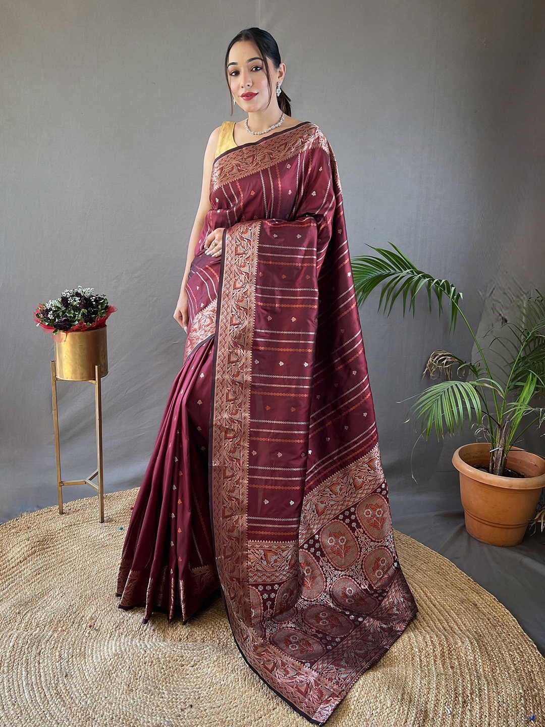 

Munir Woven Design Zari Silk Blend Banarasi Saree, Brown