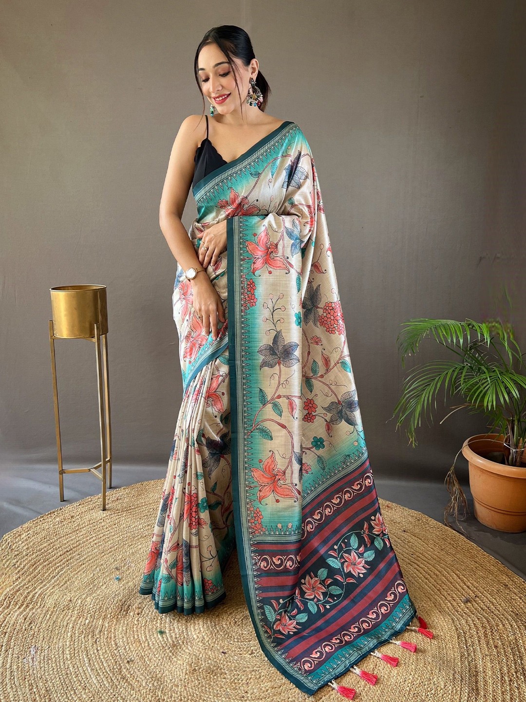 

Munir Ethnic Motifs Saree, Teal