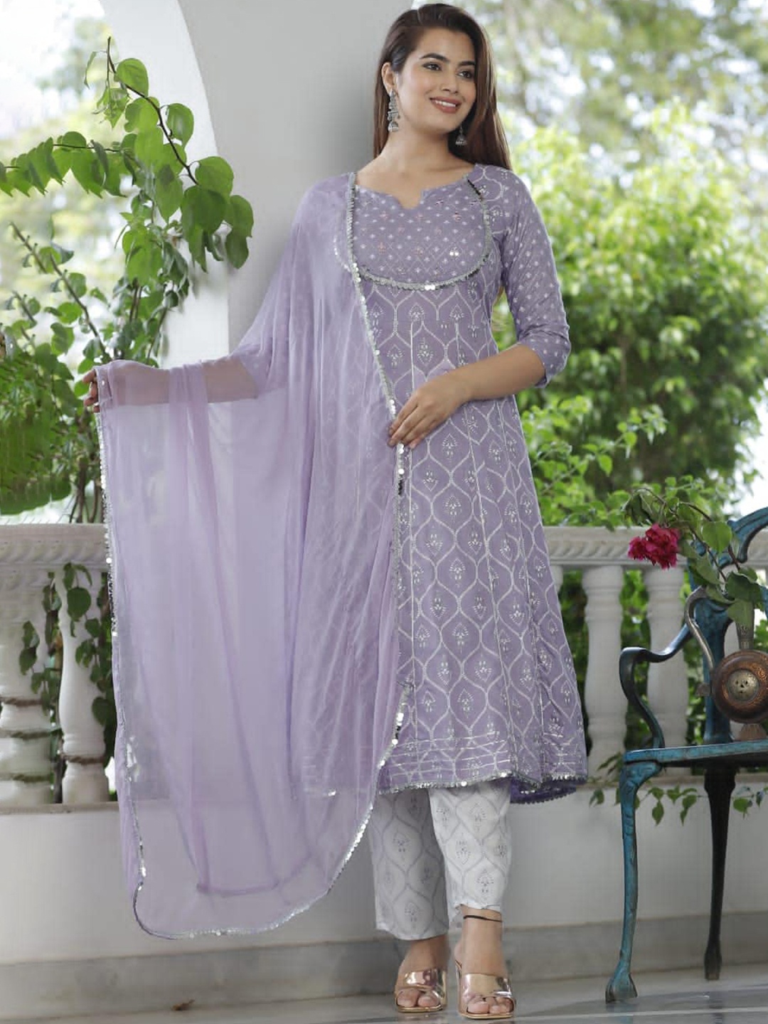 

SINGNI Women Geometric Printed Regular Kurta with Trousers & With Dupatta, Lavender