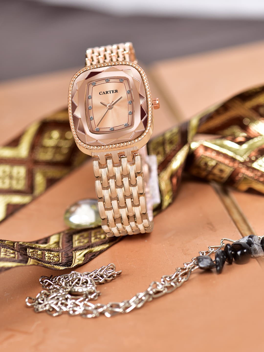 

Sandy D Carter Women Embellished Dial & Straps Analogue Watch Sandy D Carter-143-RG, Rose gold