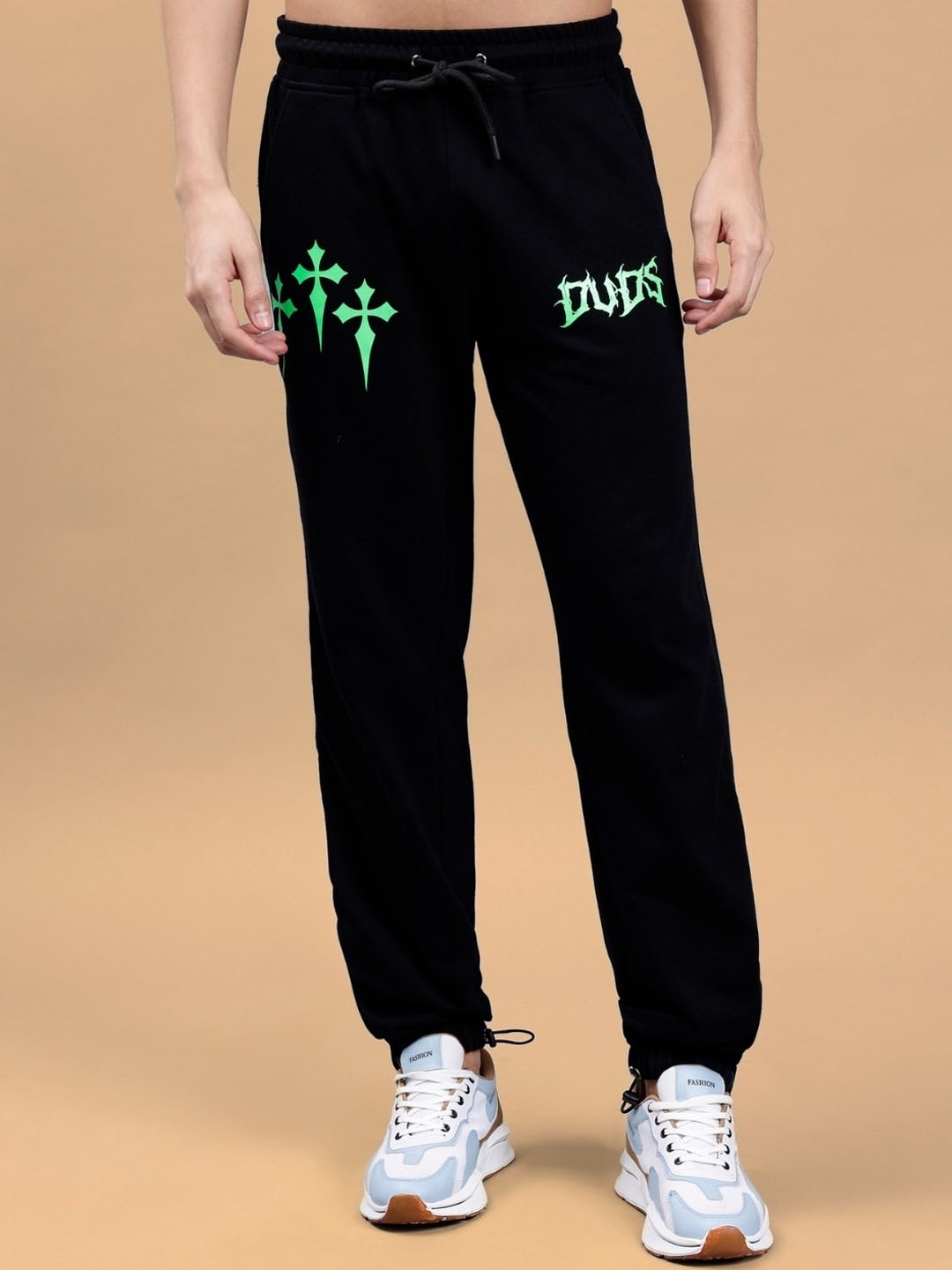 

WEARDUDS Men Printed Mid Rise Track Pants, Green