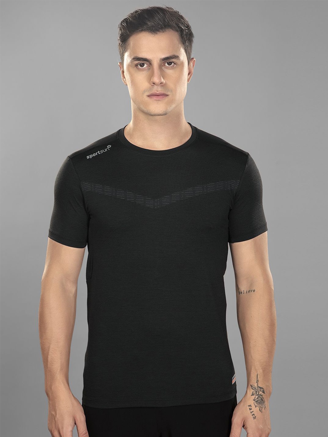 

SPORT SUN Men Solid Running T-shirt, Black