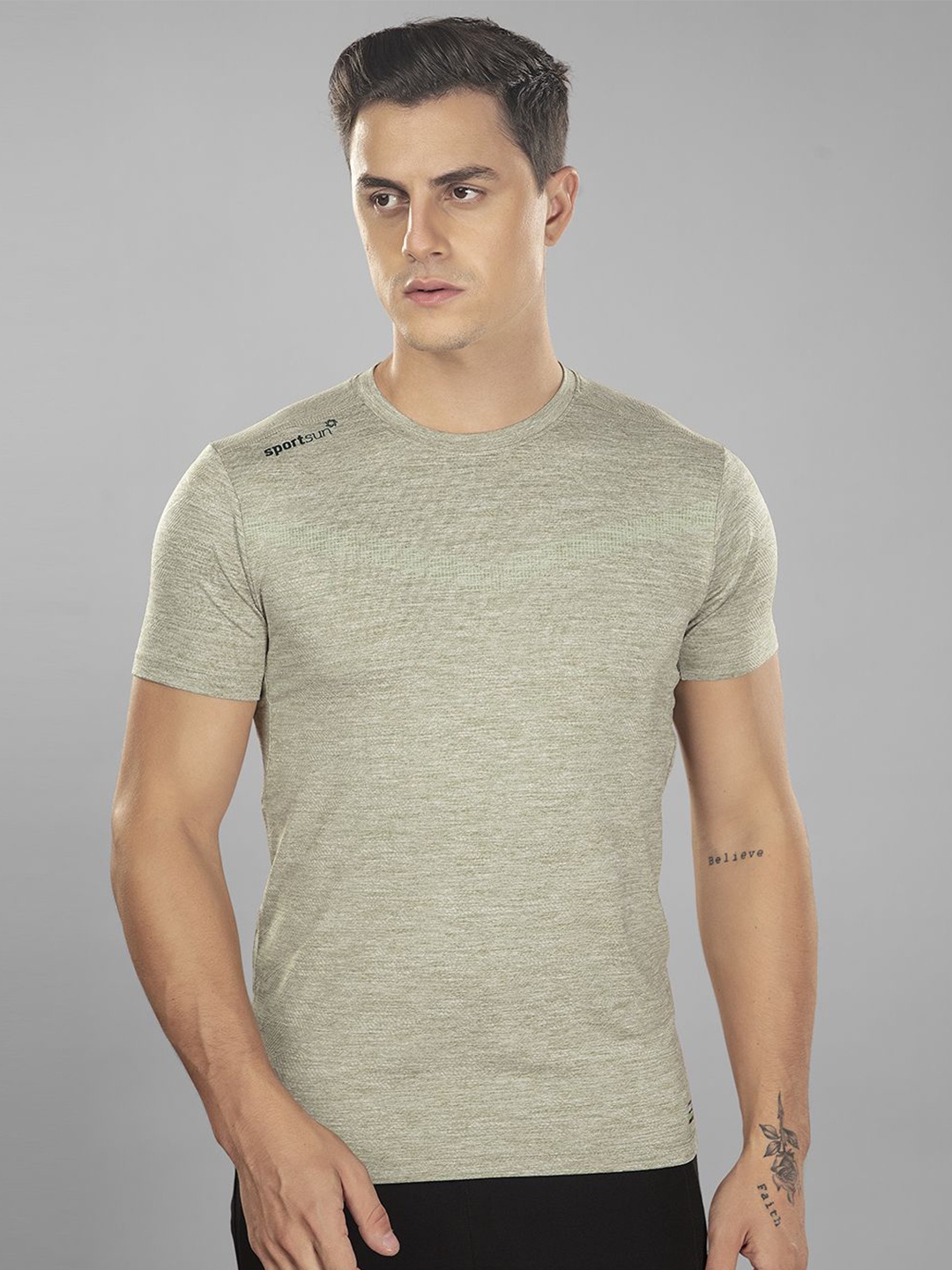 

SPORT SUN Men Solid Raw Edge T-shirt, Green