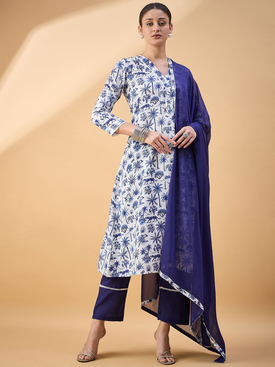 

all about you Women Printed Regular Kurta with Trousers & With Dupatta, Blue