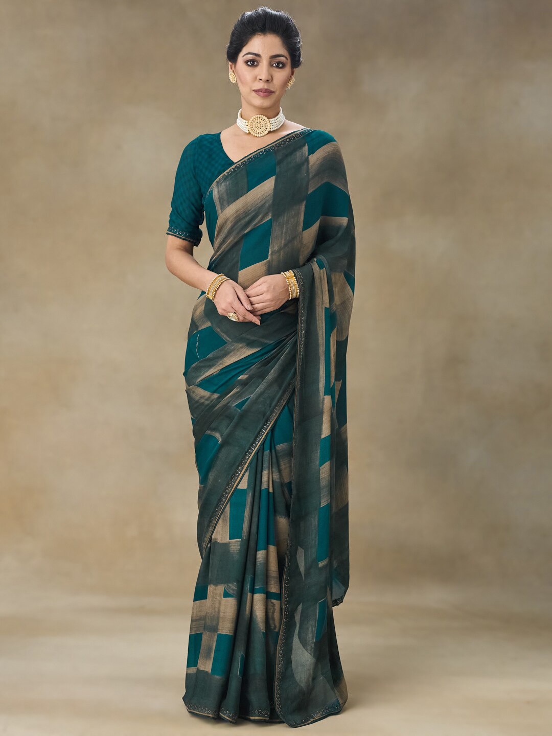

FABMORA Embellished Pure Chiffon Saree, Beige