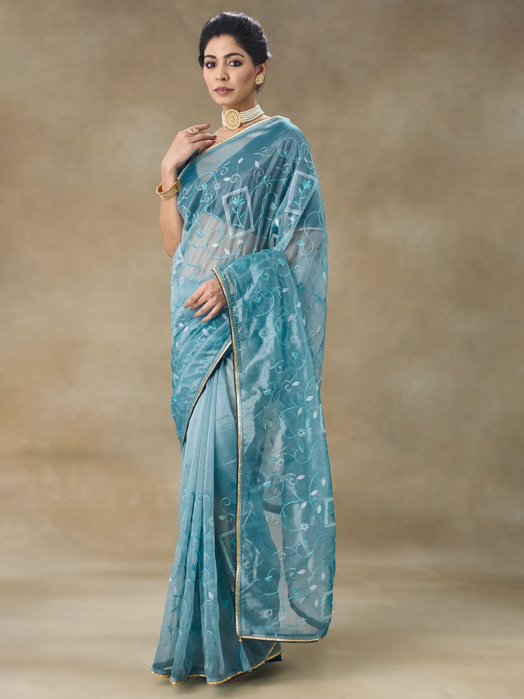 

FABMORA Embellished Embroidered Net Saree, Blue