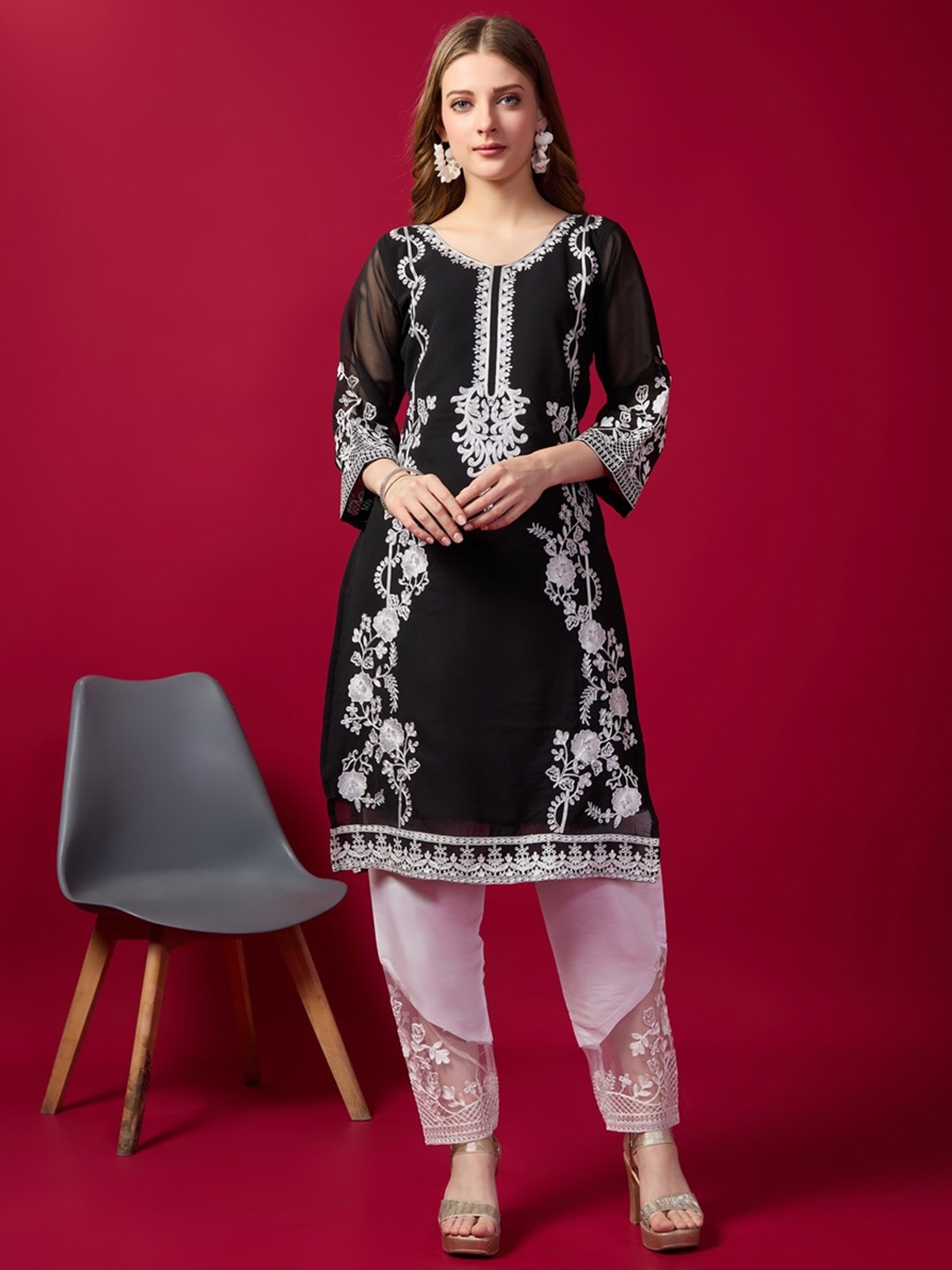 

Fashion FRICKS Women Ethnic Motifs Embroidered Regular Thread Work Kurti with Trousers, Black