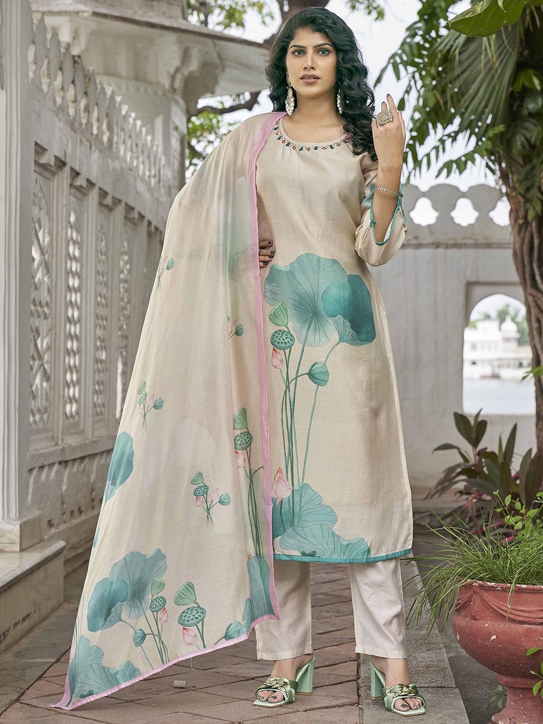 

TWINS LADY Women Floral Printed Beads and Stones Kurta with Trousers & Dupatta, Cream