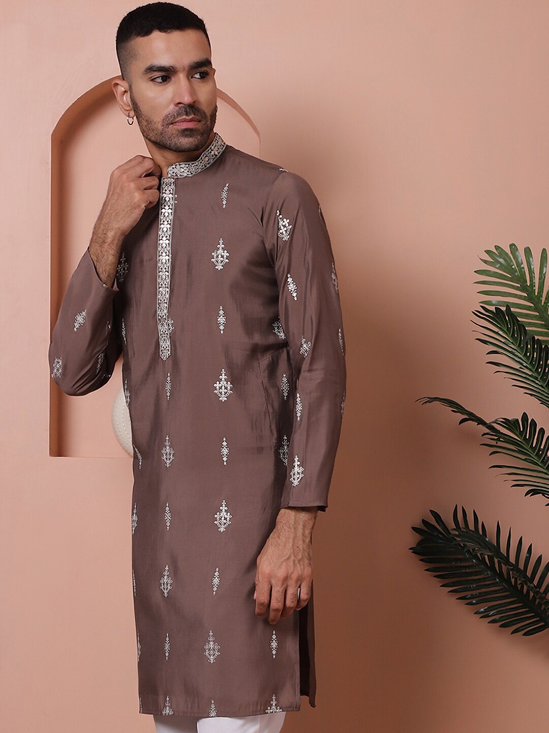 

Jompers Men Floral Embroidered Thread Work Floral Kurta, Brown