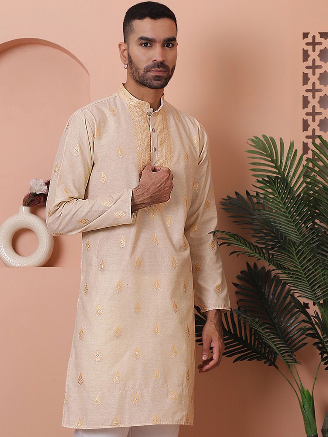 

Jompers Men Embroidered Kurta, Cream