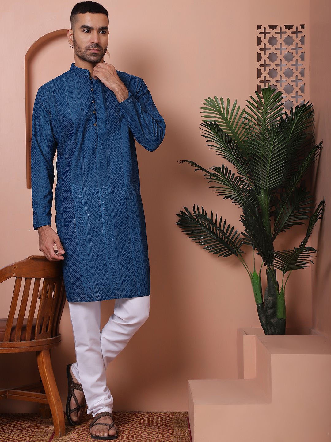 Jompers Men Embroidered Cotton Kurta, Teal