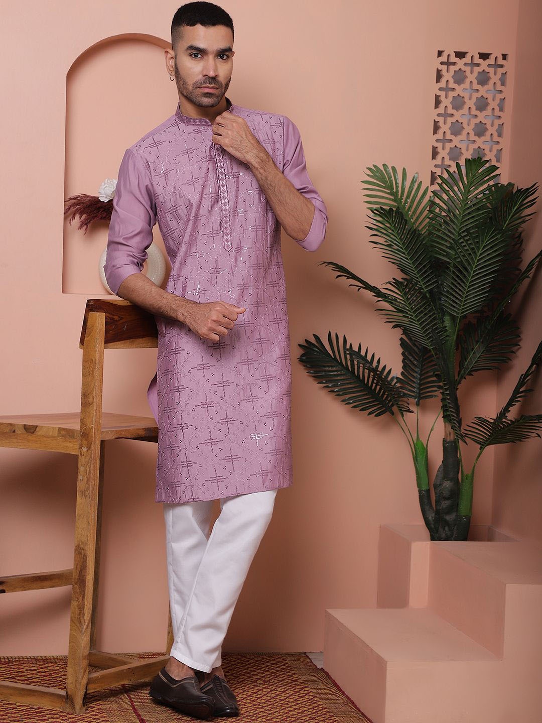 

Jompers Men Embroidered and Sequins Kurtas., Purple