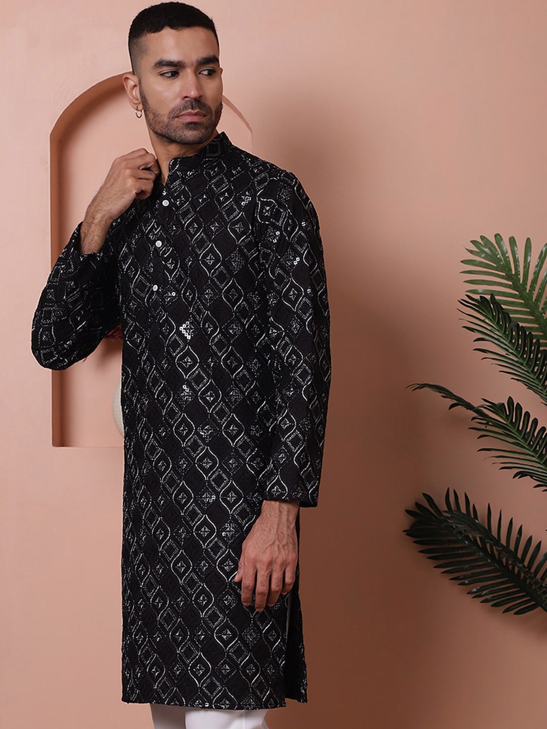 

Jompers Men Embroidered Thread Work Kurta, Black