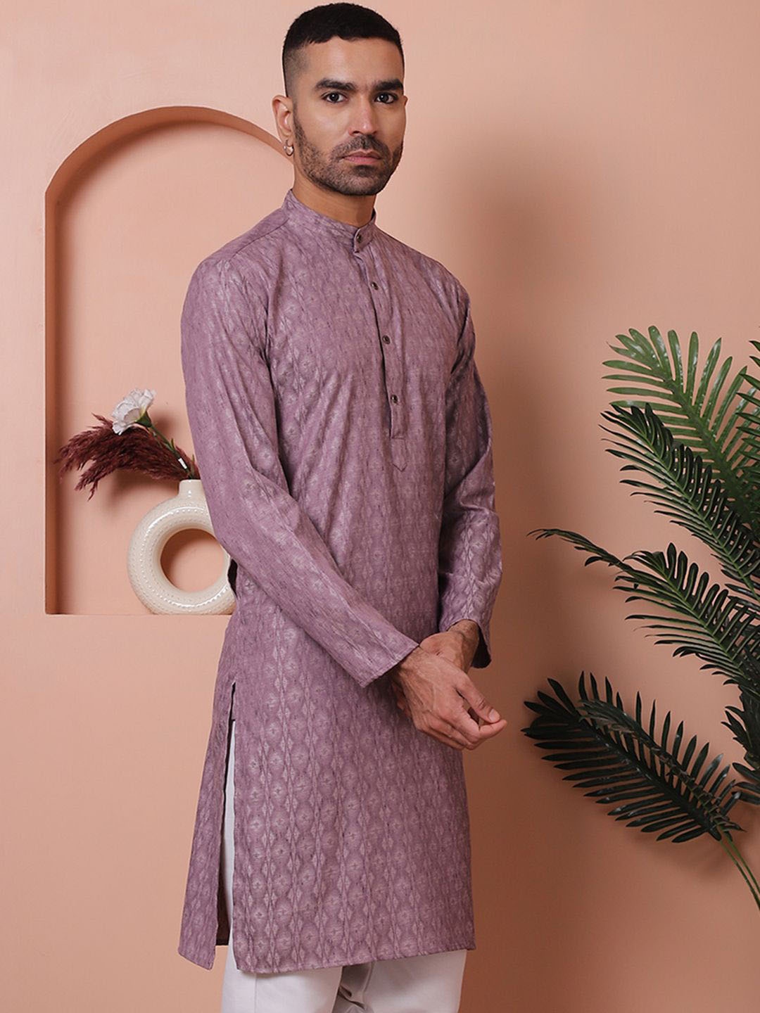 

Jompers Men Ethnic Motifs Woven Design Cotton Kurta, Purple