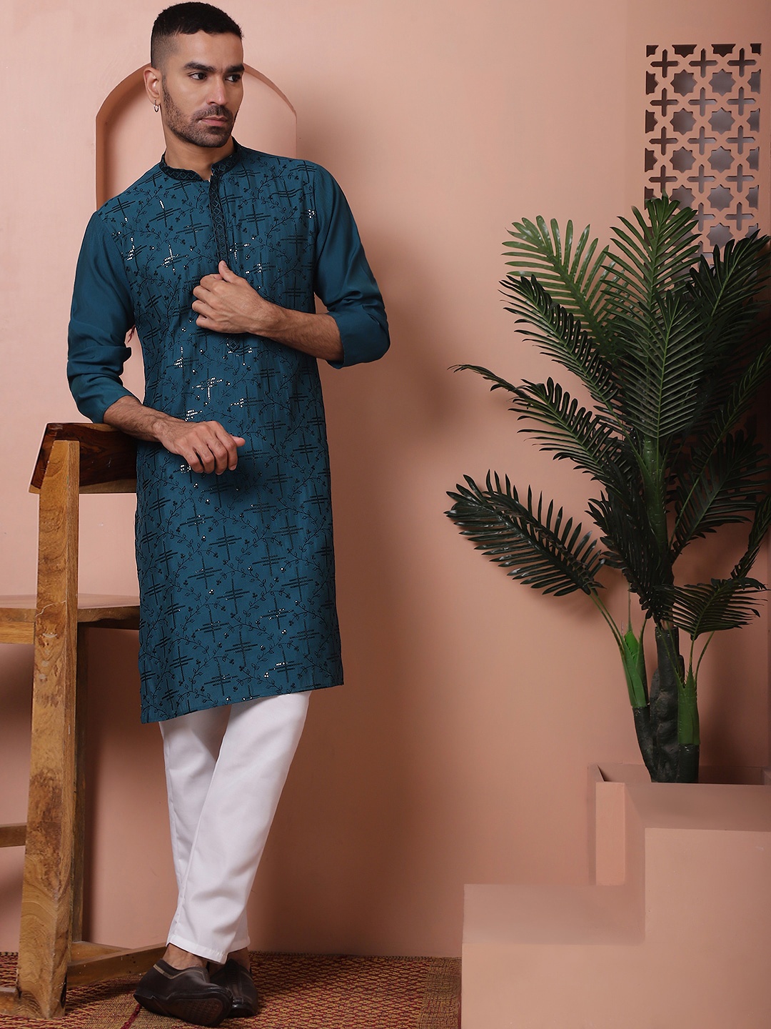 

Jompers Men Sequins Embroidered Floral Kurta, Blue