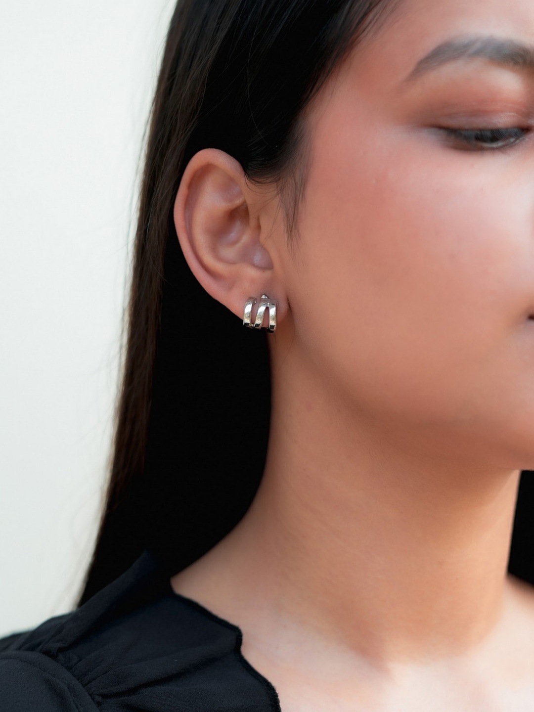 

ISHKAARA Handcrafted Circular Studs Earrings, Silver