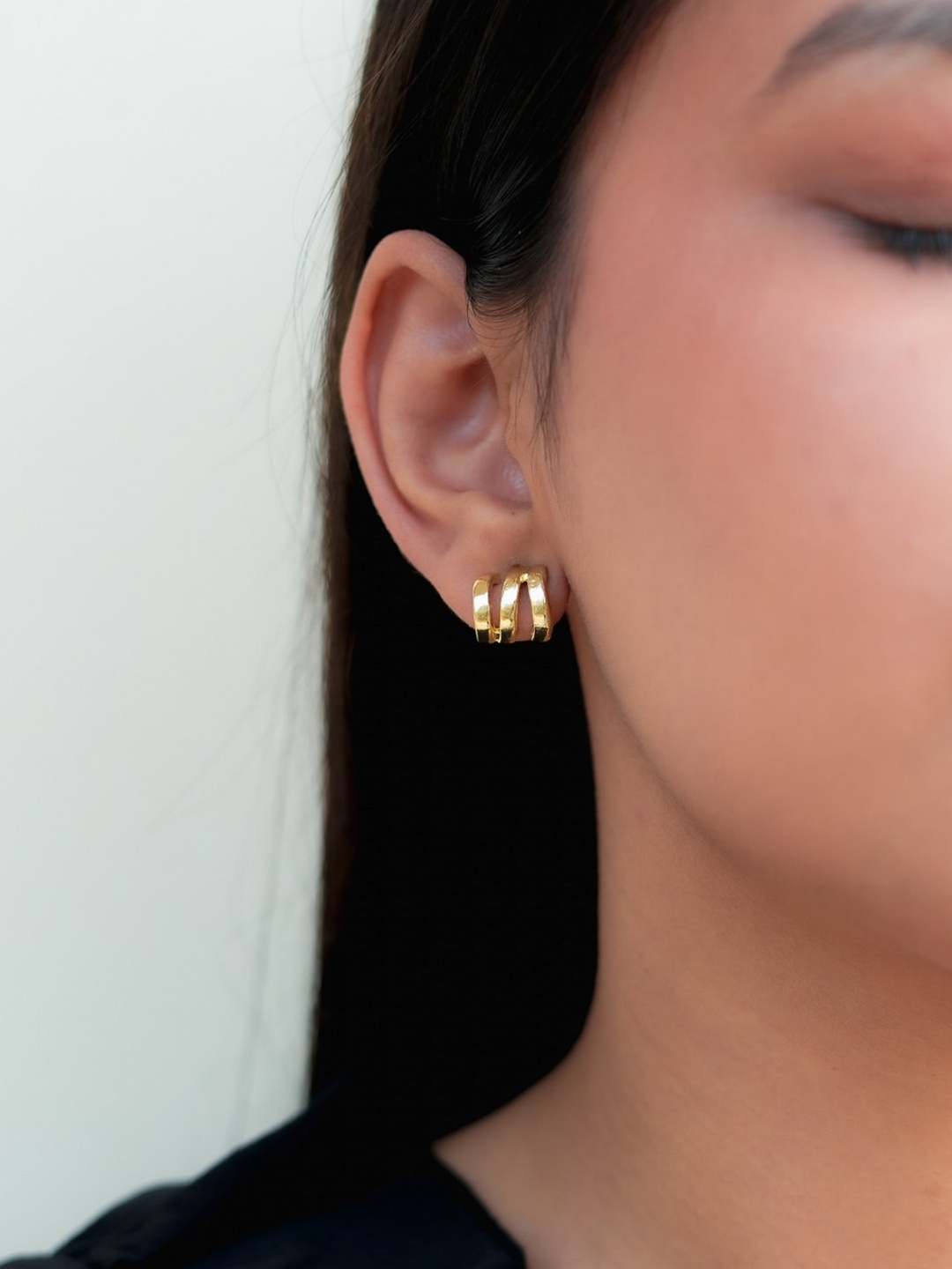 

ISHKAARA Gold-Plated Circular Studs Earrings