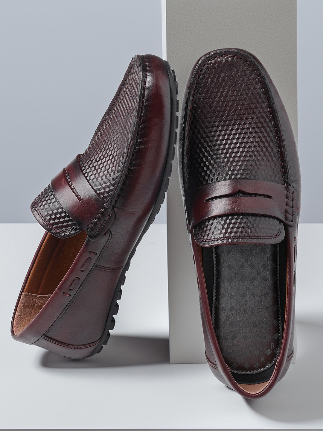 

RARE RABBIT Men Honey Textured Leather Formal Loafers, Burgundy