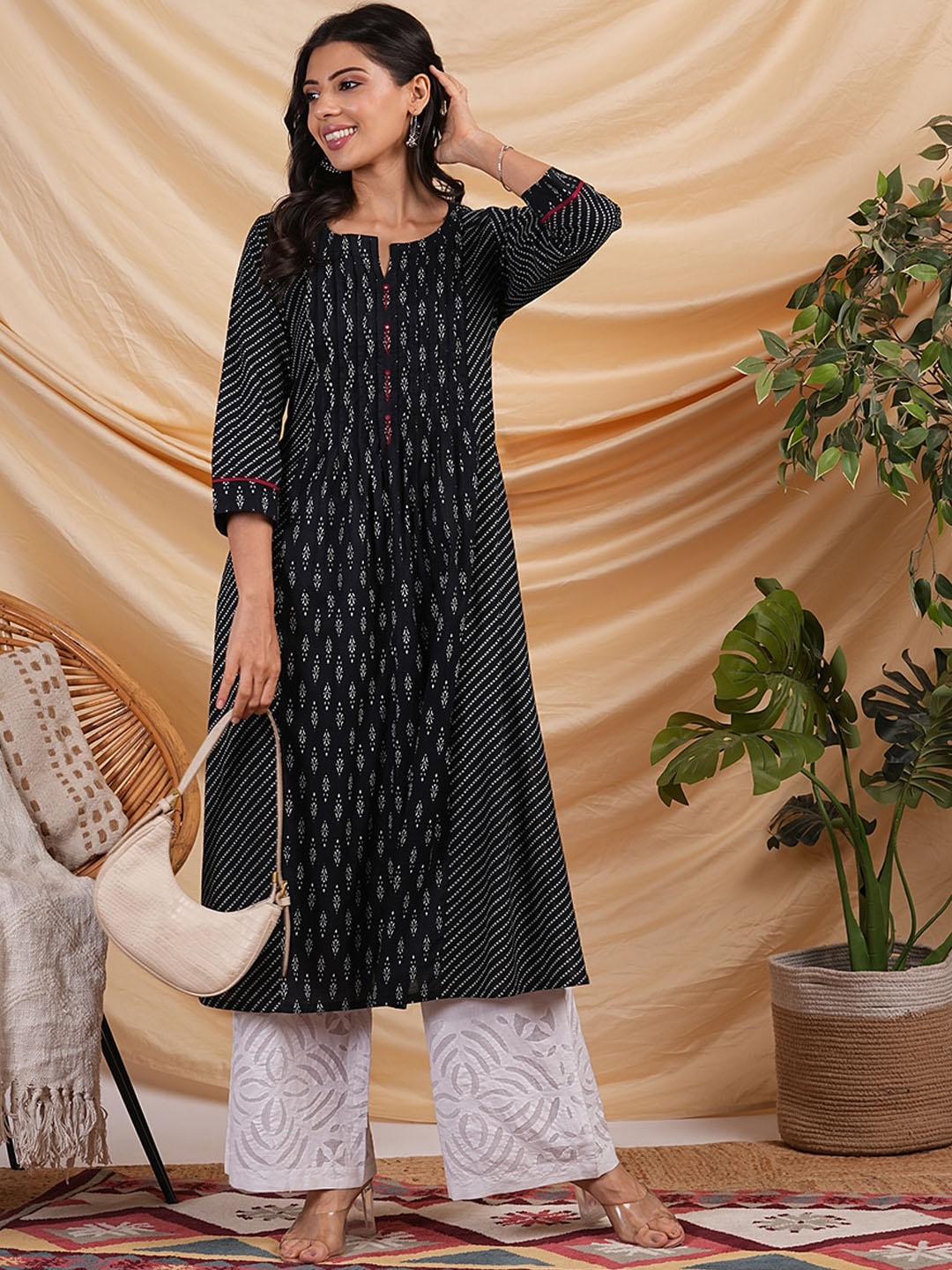 

KAMI KUBI Women Ethnic Motifs Printed A-line Kurta, Black