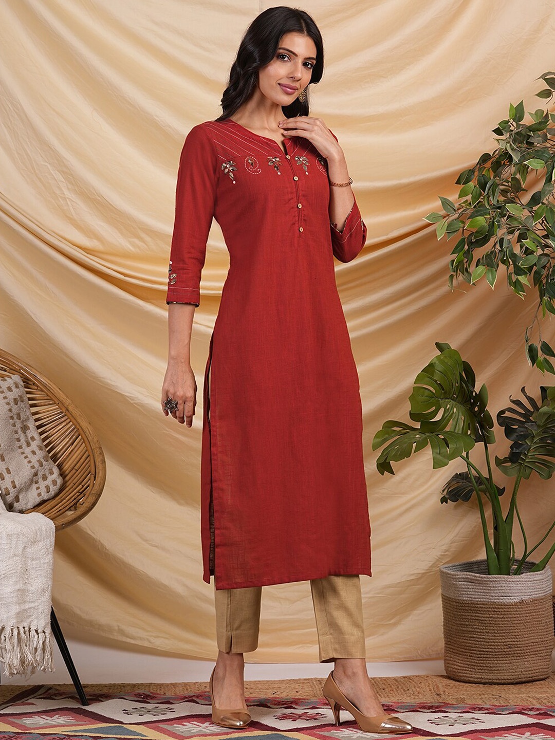 

KAMI KUBI Women Ethnic Motifs Cotton Mandarin Collar Regular Slevees Kurti, Red