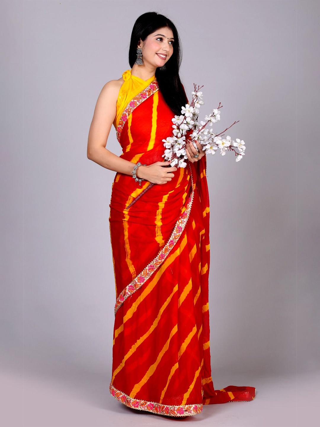 

VL SAREES Leheriya Kutchi Embroidery Pure Chiffon Leheriya Saree, Red