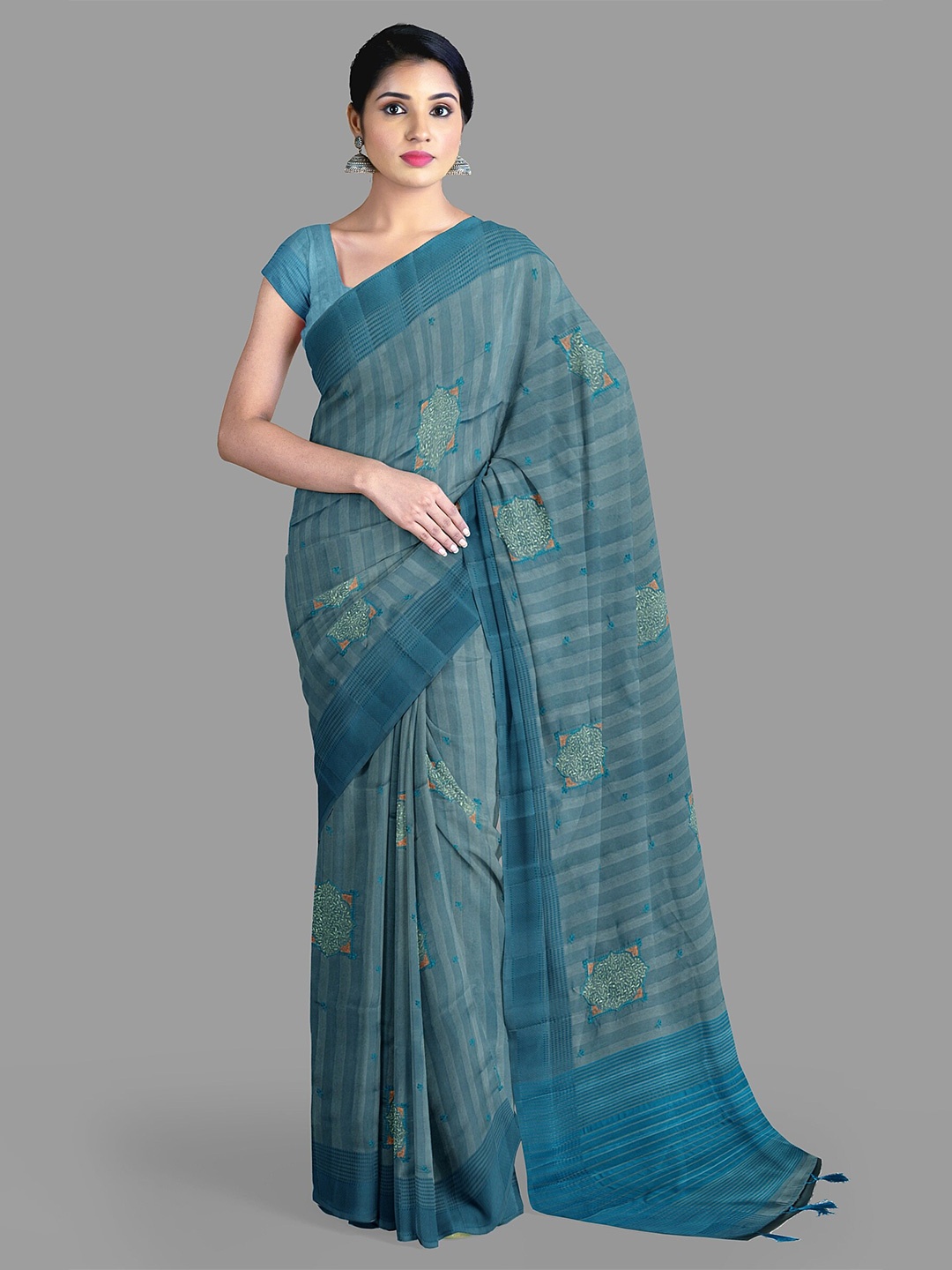

The Chennai Silks Floral Embroidered Jute Cotton Banarasi Saree, Blue