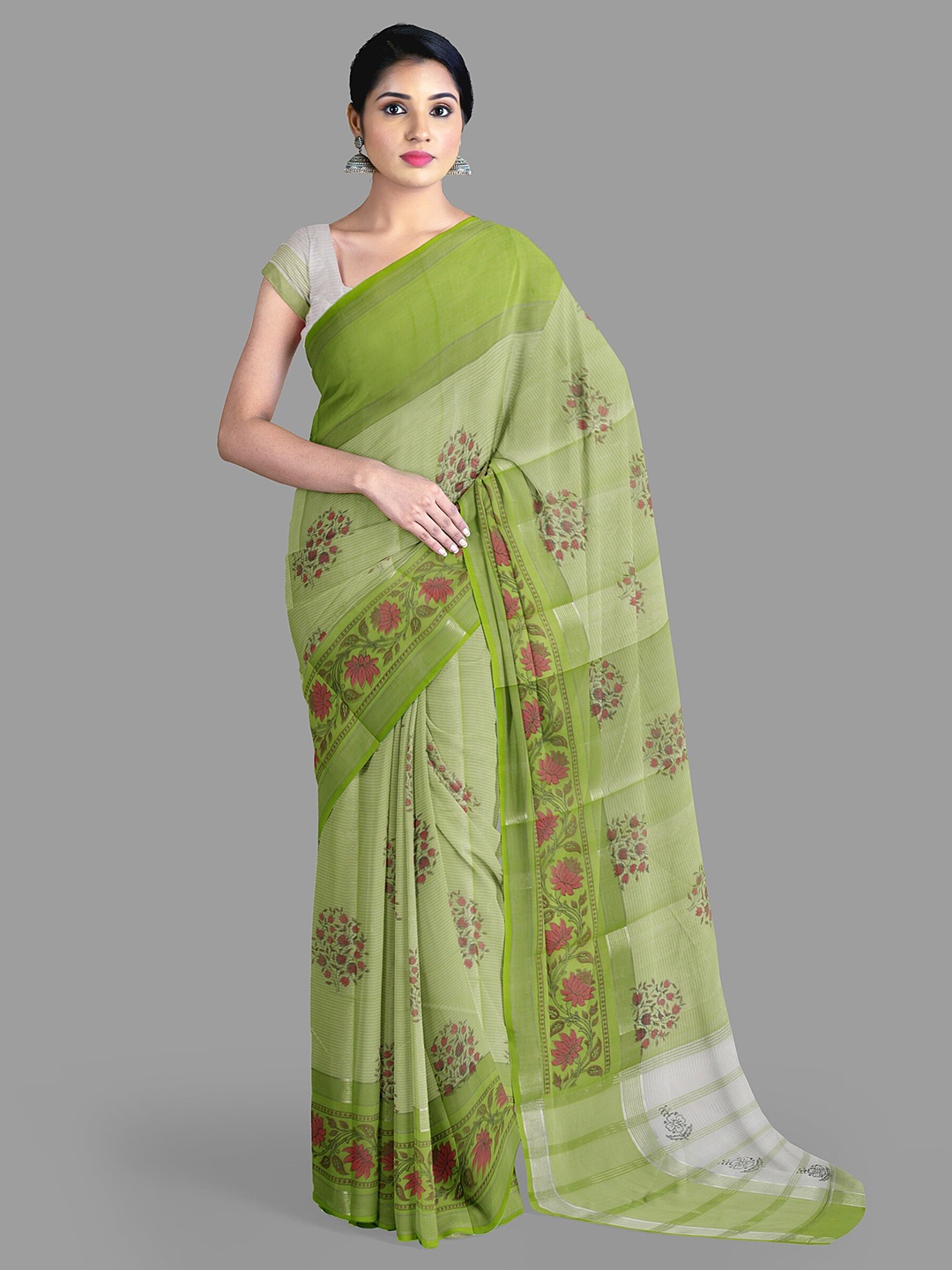 

The Chennai Silks Floral Zari Pure Cotton Saree, Green