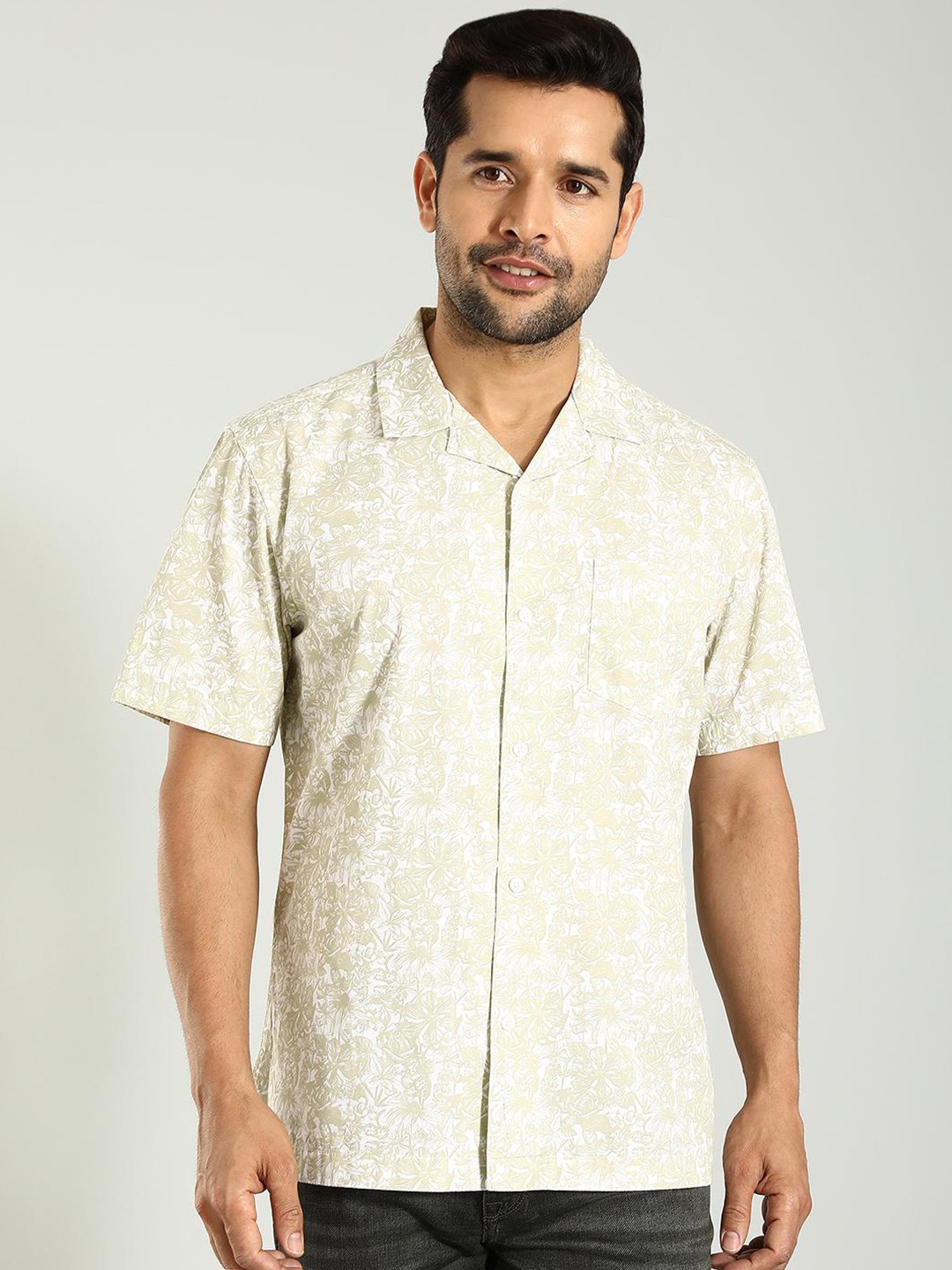 

Indian Terrain Men Classic Slim Fit Floral Opaque Printed Casual Shirt, Green