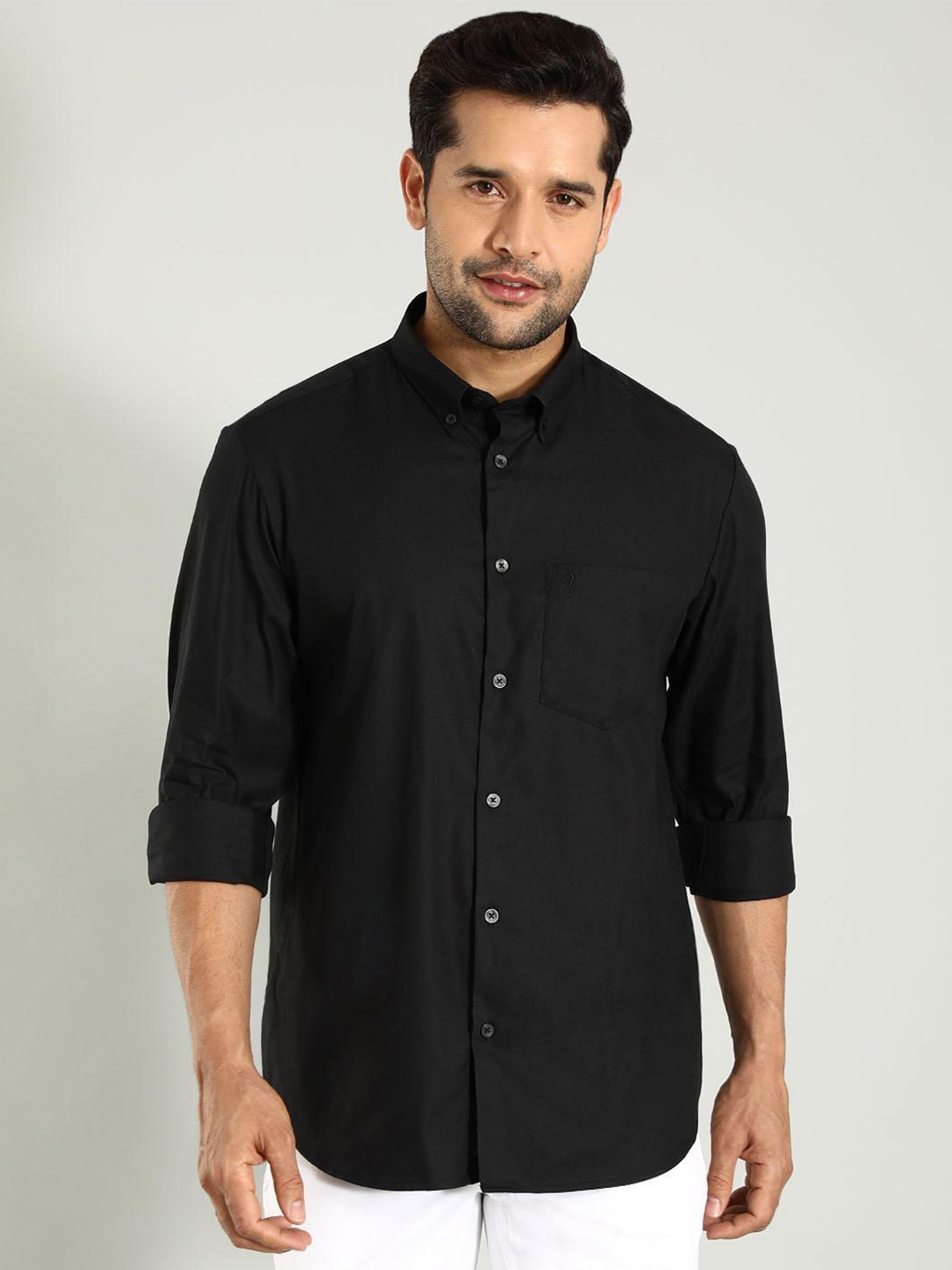 

Indian Terrain Men Classic Slim Fit Opaque Casual Shirt, Black