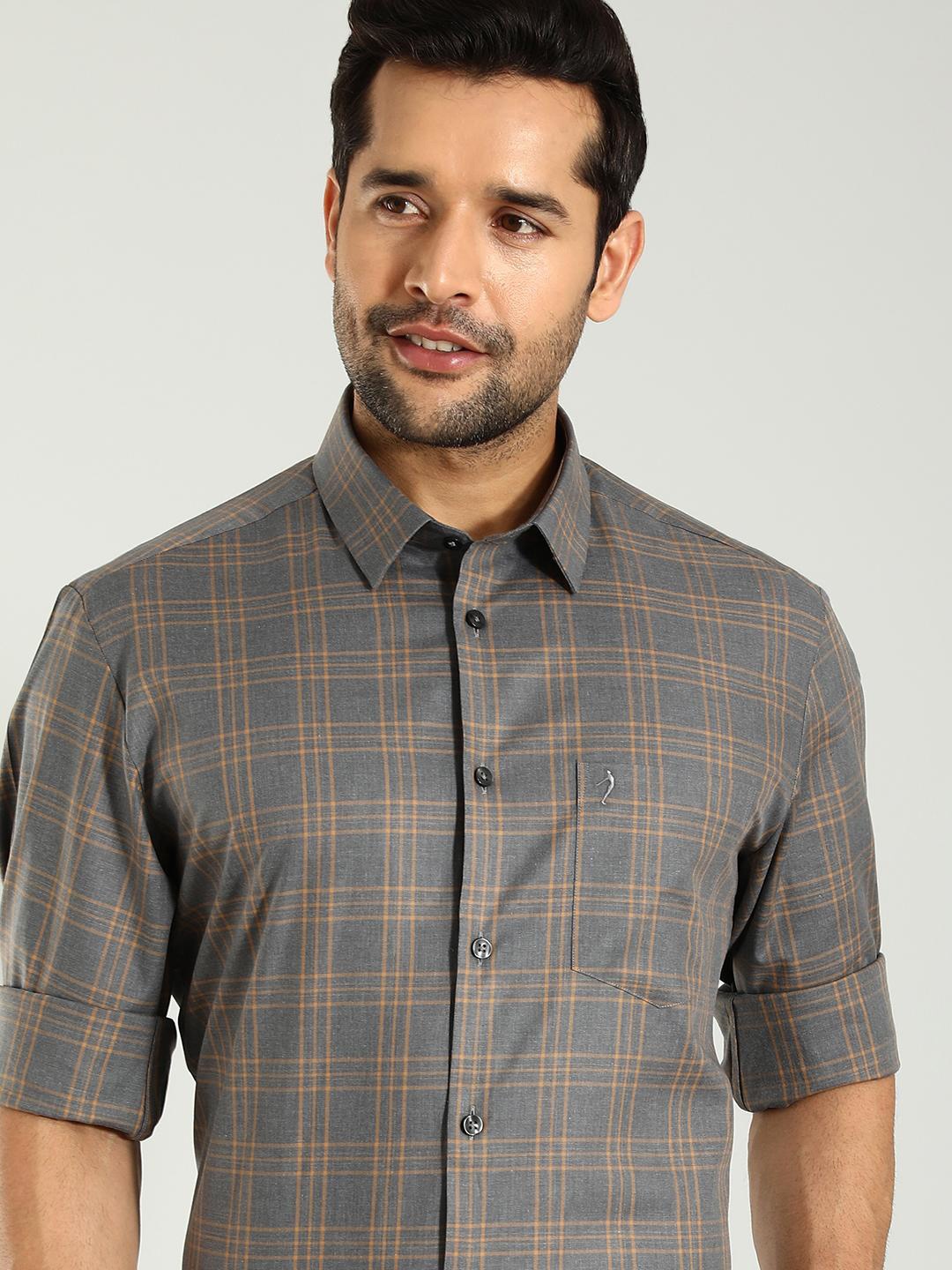 

Indian Terrain Men Classic Slim Fit Opaque Checked Casual Shirt, Grey