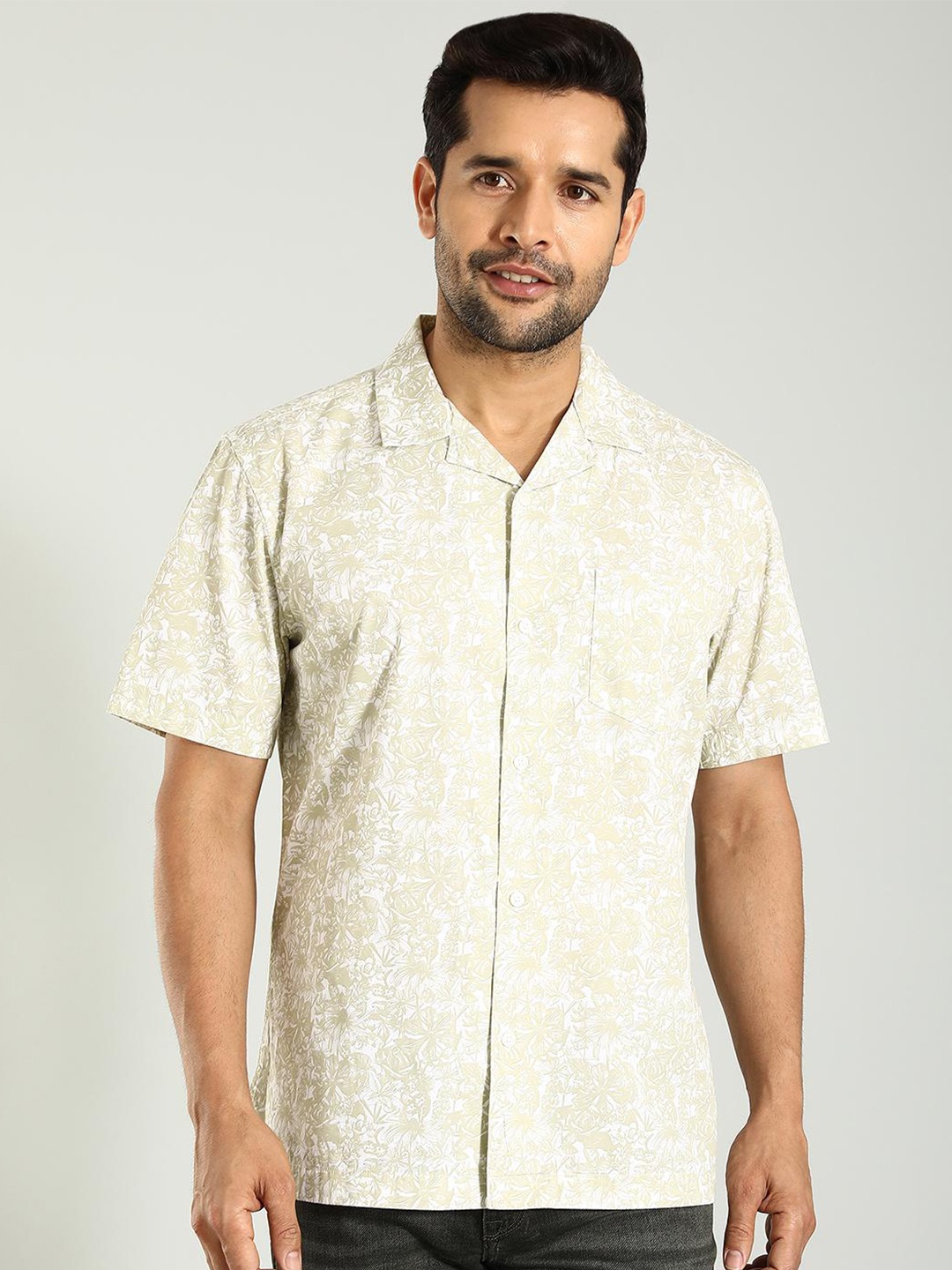 

Indian Terrain Men Classic Slim Fit Floral Opaque Printed Casual Shirt, Green