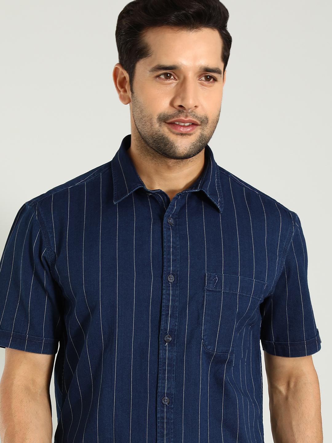 

Indian Terrain Men Classic Slim Fit Opaque Striped Casual Shirt, Blue