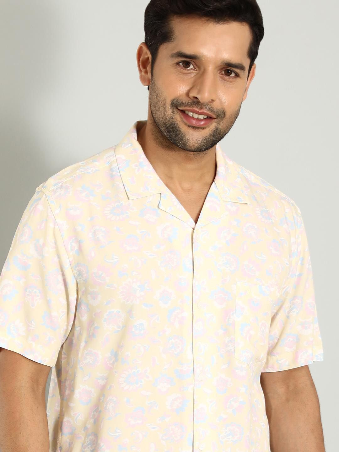 

Indian Terrain Spread Collar Short Sleeves Classic Slim Fit Floral Printed Casual Shirt, Yellow