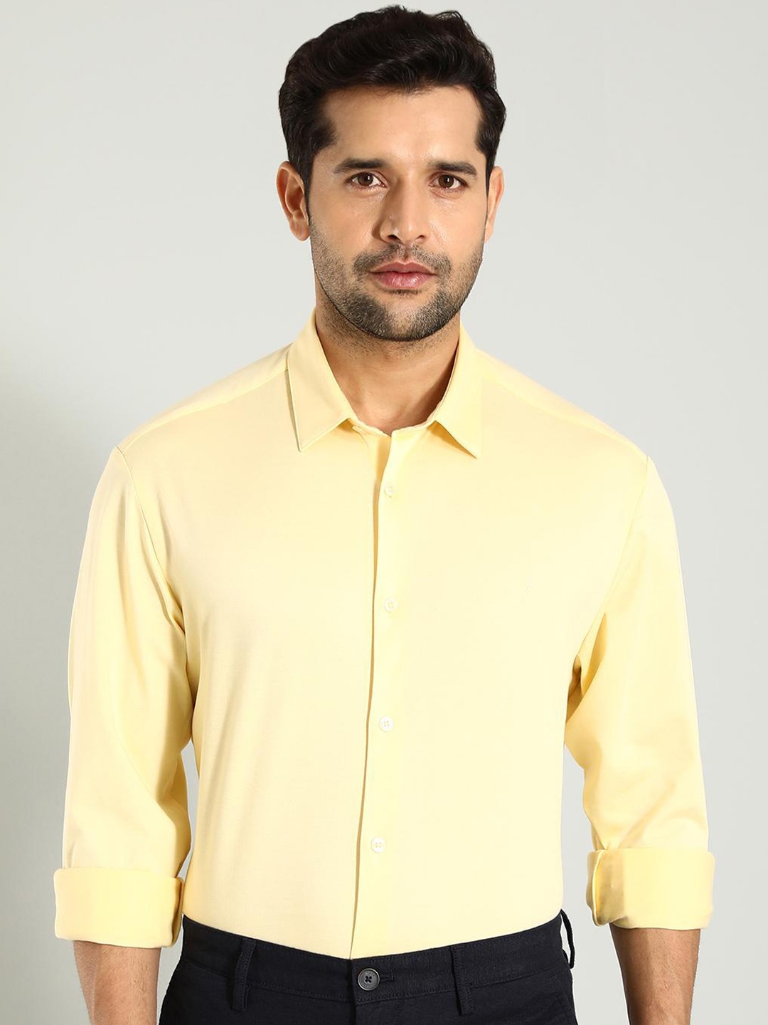 

Indian Terrain Men Classic Slim Fit Opaque Casual Shirt, Yellow