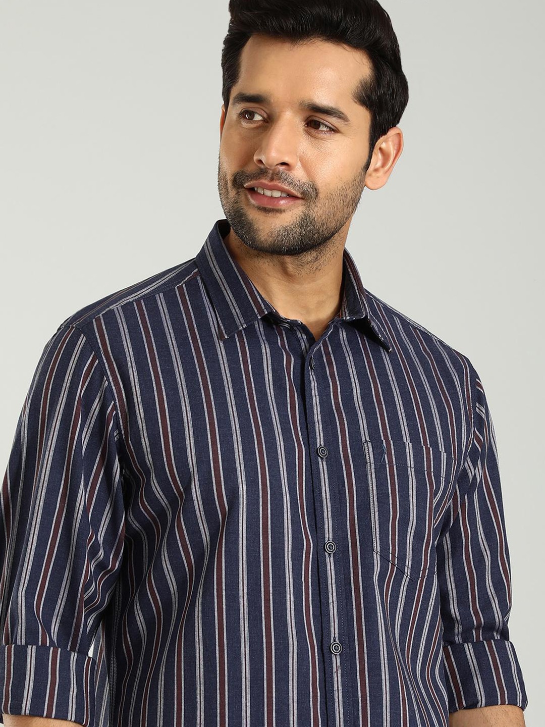 

Indian Terrain Men Classic Slim Fit Opaque Striped Casual Shirt, Blue