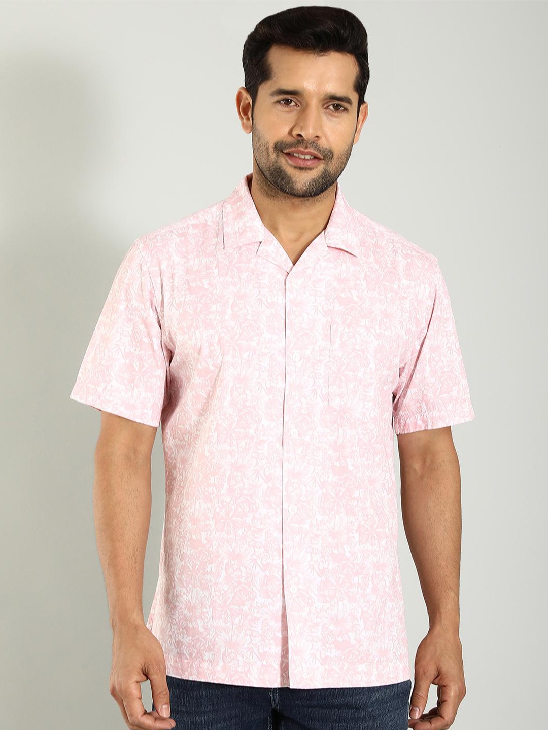 

Indian Terrain Classic Slim Fit Floral Printed Cuban Collar Pure Cotton Casual Shirt, Peach