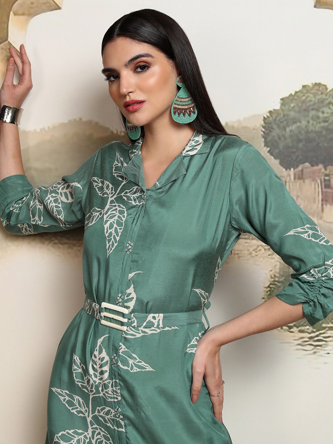 

Vishudh Ethnic Motifs Print A-Line Midi Dress, Green