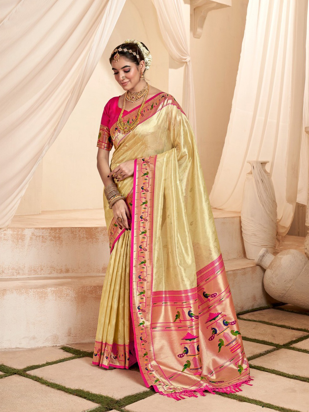 

Mitera Floral Zari Silk Blend Paithani Saree, Beige